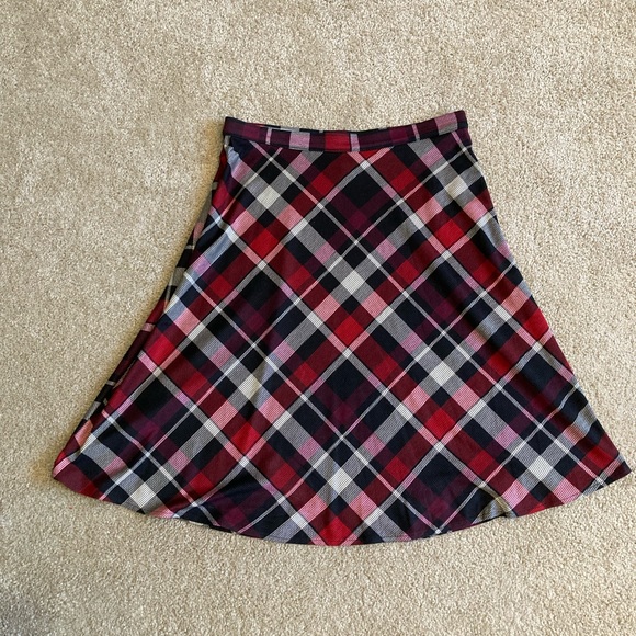 Plaid skirt - Picture 2 of 8